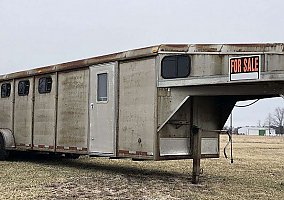 1995 Other Horse Trailer in Pana, Illinois
